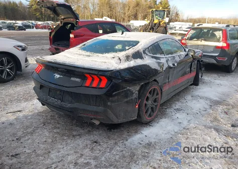 2024 Ford Mustang Ecoboost Fastback z USA, uszkodzony, nr VIN 1FA6P8TH2R5102802